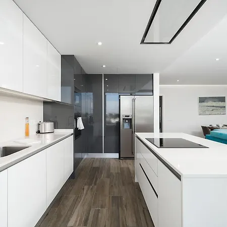 Luxury T2 With Ocean View And Pool * Bicas