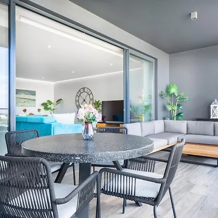 Luxury T2 With Ocean View And Pool Daire Bicas